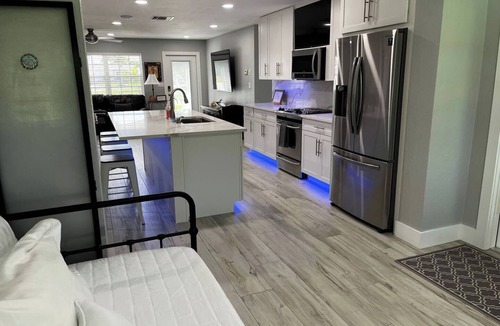 Pompano Beach House | Spacious 4‑Room Group Retreat Sleeps 12 w/Hot Tub, EV Charging