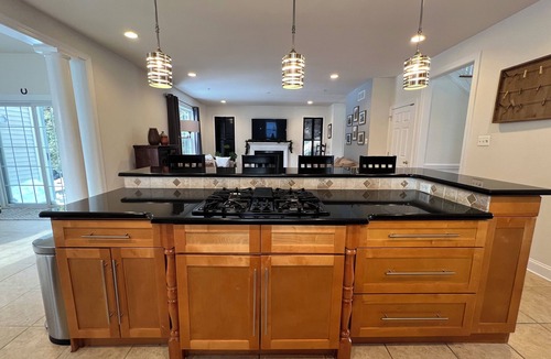 Broomall House | Spacious 4B centrally located bet. Villanova & Newtown Sq -5 miles to Aronimink!