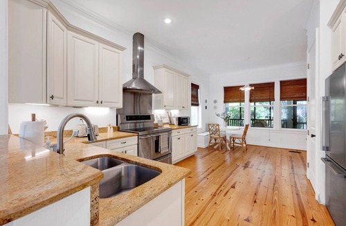 Fairhope House | Spacious 5 bed coastal luxury home | Grand Hotel