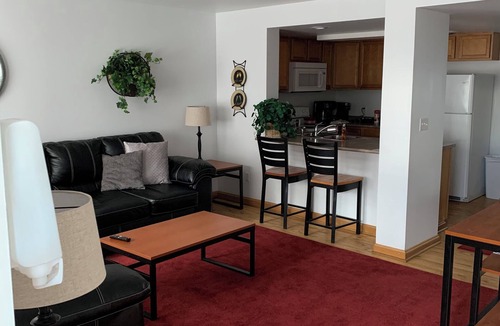 Altoona Condo | Spacious 5-bedroom condo in charming Altoona with AC