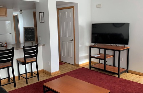 Altoona Condo | Spacious 5-bedroom condo in charming Altoona with AC