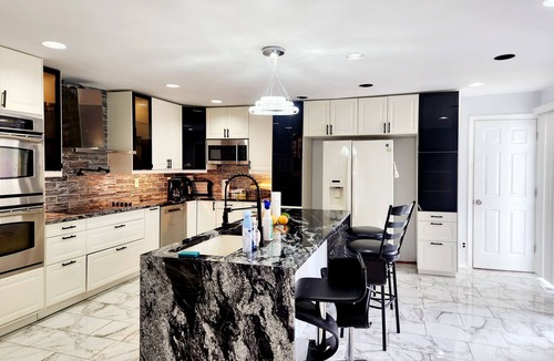 Bay Shore House | Spacious 5-bedroom house in lovely multi million dollars area with AC