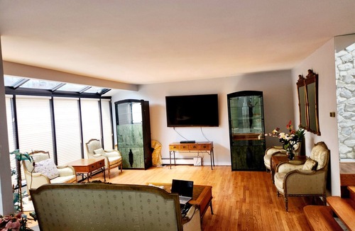 Bay Shore House | Spacious 5-bedroom house in fantastic Bay Shore with AC