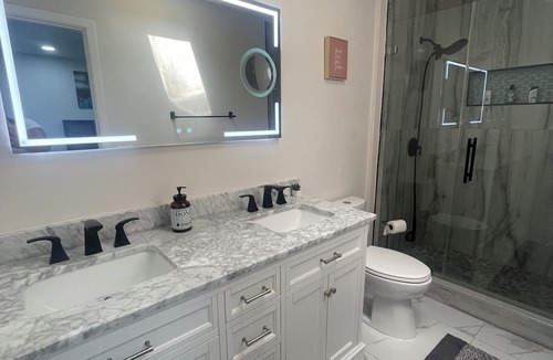 Town N County Park House | Spacious 5-bedroom house in brilliant Tampa with AC, WiFi