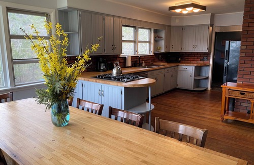 Narrowsburg House | Spacious 5-bedroom house with Pool on the 10-Mile River