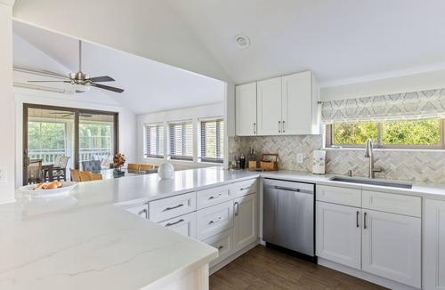 Ocean Beach House | Spacious 5-bedroom house in Ocean Beach with Heated Saltwater Pool!