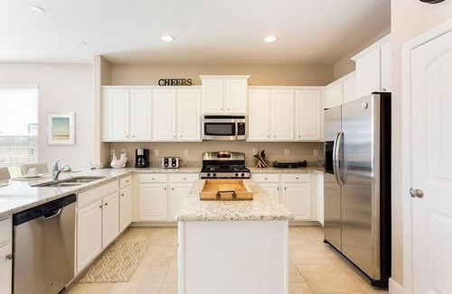 Sunridge Woods House | Spacious 6-bedroom home Pool & Spa!