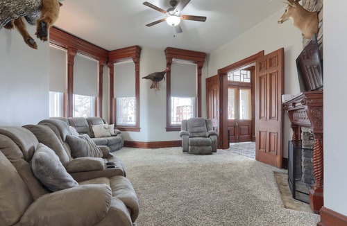 Fredericksburg House | Spacious 7BR Victorian with Hot Tub and Firepit in Fredericksburg, PA
