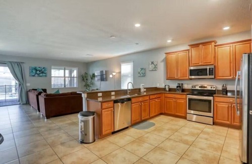Davenport House | Spacious 9 Bed Pool Home with Game Room-1461BTR