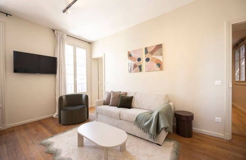 Le Pre-Saint-Gervais Apartment | Spacious apartment near the 19th arrondissement