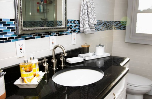 North Valley Stream House | Spacious and luxurious retreat, perfect NYC getaway/15 min to JFK