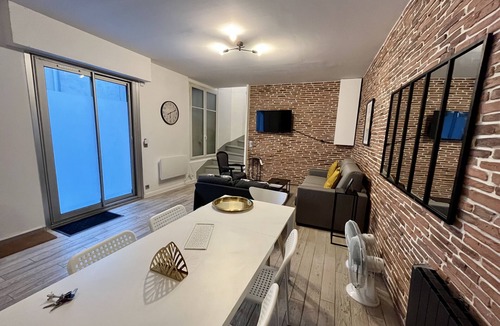 19th Arrondissement Apartment | Spacious and practical apartment 8p Paris near the center