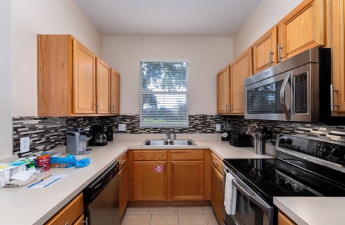 Regal Palms House | Spacious and upgraded Regal Palms Townhome 4BR,3BA