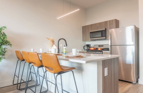 East Orange Apartment | Spacious APT, Near NYC+Airport, Sleep Big Groups
