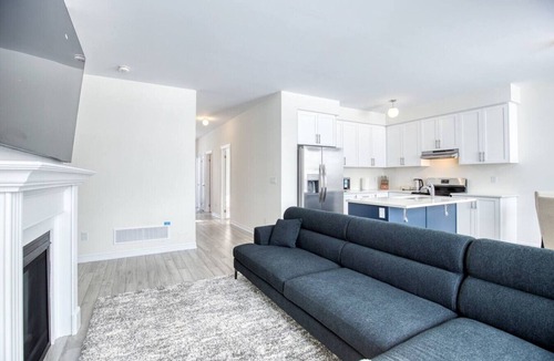 Carrying Place House | Spacious Brand New 4-Bed Retreat in Quinte West