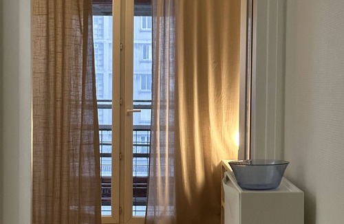 Republique–Point-du-Jour Apartment | Spacious charming studio ideal couples or families