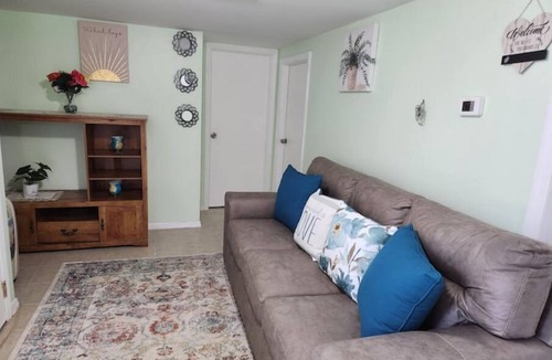 Amityville Apartment | Spacious Clean Lovely 2 Bedroom Apartment