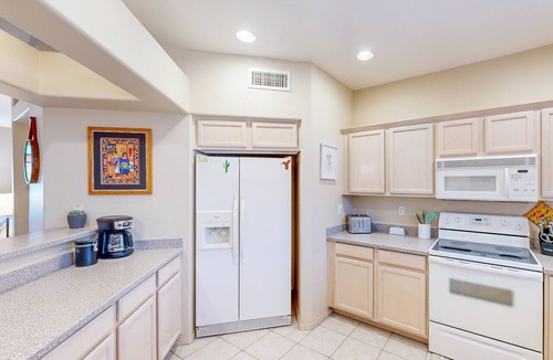 Rancho Vistoso Condo | Spacious condo with pools, hot tub, patio & lovely views - dog-friendly