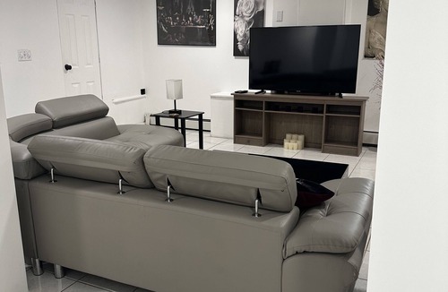 Englewood Apartment | Spacious & Cozy 1st Floor & Basement Apartment 15 min from NYC!