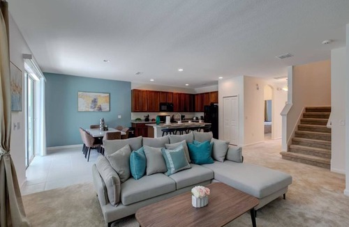 Bellavida House | Spacious & Family-Friendly 6BR Villa Near Disney Private Pool & Game Room!