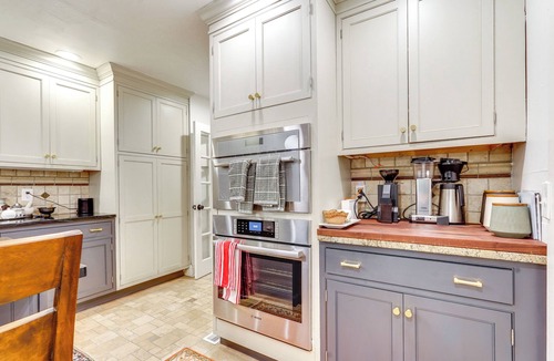 Weston House | Spacious Family Home in Weston: Yard + Patio