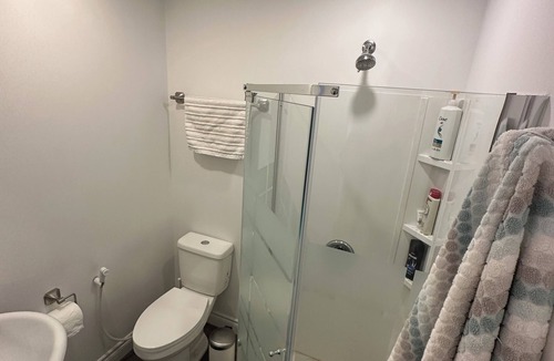 Sheridan Apartment | Spacious Furnished Studio. Private Bathroom kitchen Near UTM, Luxurious, Secured