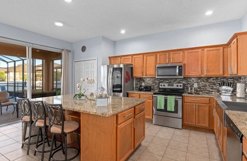 Seasons House | Spacious Home For Big Families *Near Themed Parks*Pool*Game Room