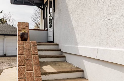 Red Bank House | Spacious home in Red Bank; great for groups. 15 mins to Sandy Hook or Sea Bright
