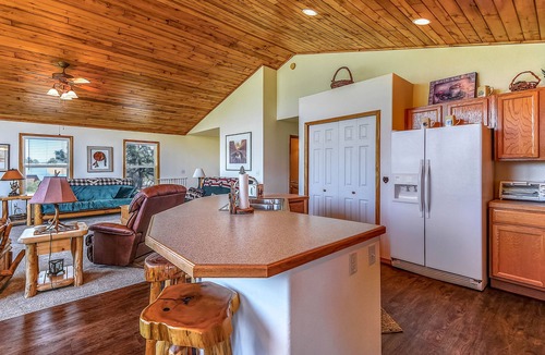 Pagosa Highlands House | Spacious home near town & ski with gas fireplace, deck, free WiFi