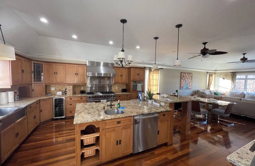 Piscataway House | Spacious Home w/In-Law Ste. Walk To Rutgers & MCMC