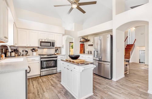 Oro Valley House | Spacious home with mountain views, grill, central air-conditioning, & free WiFi