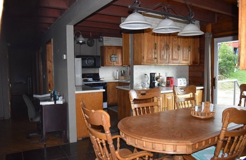 Hastings Cabin | Spacious log cabin overlooking our little town