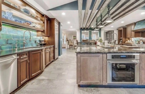 Dix Hills House | Spacious Luxe 5-bedroom house with beautiful resort backyard