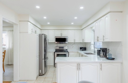 Brampton House | Spacious | Ping Pong | Exercise Tools | EV Charger