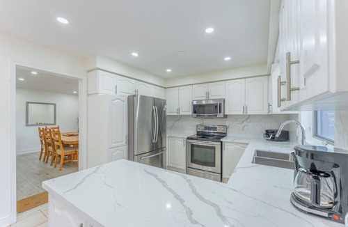 Brampton House | Spacious | Ping Pong | Exercise Tools | EV Charger