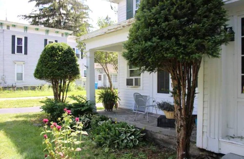 Earlville House | Spacious Private Guest Suite near Colgate