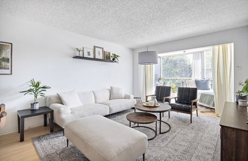 Niagara Condo | Spacious + Trendy King West Condo