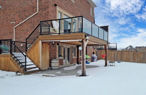 Vaughan House | Spacious Vaughan Unit, Steps to Park