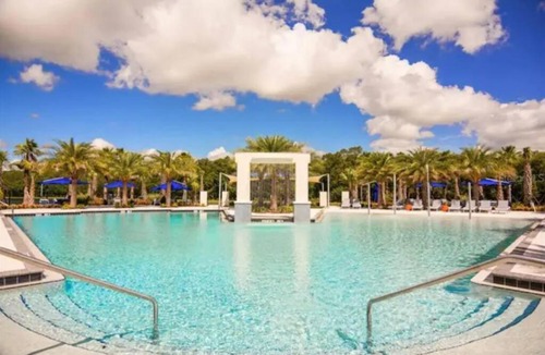 Kissimmee House | Spectacular 8 Bedroom Home Close To Universal Studios & Disney World!