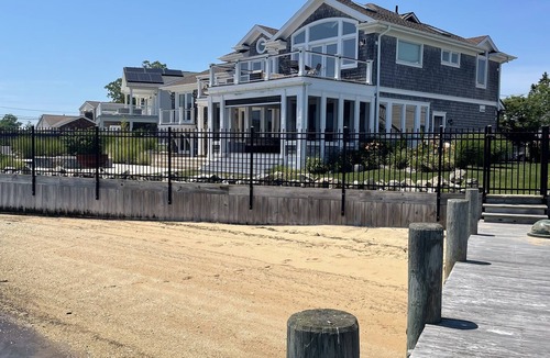 Massapequa House | Spectacular Waterfront Montauk Beach house In Massapequa, LI