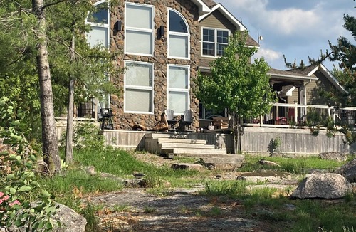 Nipissing House | Spectacular Waterfront Escape: Experience Timber Frame Tranquility