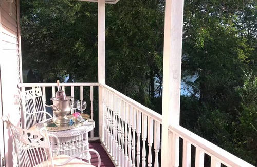 Spring Lake Ski Chalet | Spring lake sleeps up to five