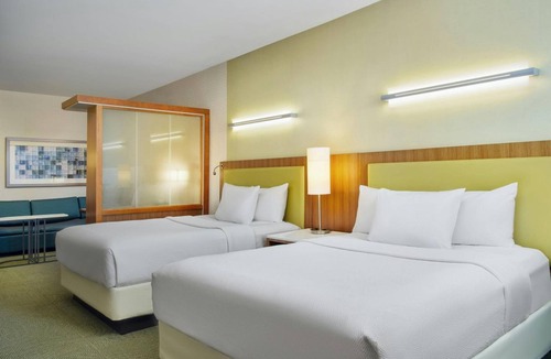 Moosic Hotel | SpringHill Scranton | Queen w/Sofa | Firepit + Pool, Hot Breakfast | 2 Units