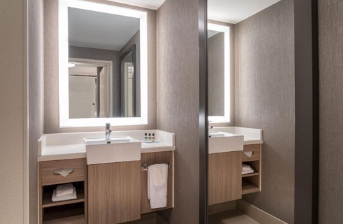 Willock Hotel | SpringHill Suites West Mifflin