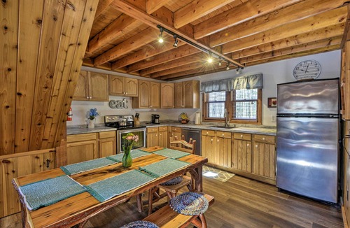 Springwater Cabin | Springwater Cabin Near Hiking, Lakes, & Vineyards