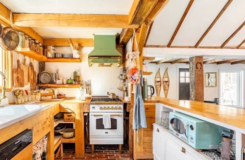 Edgewood Cabin | Spruceton Hollow - hot tub, hiking, breweries!