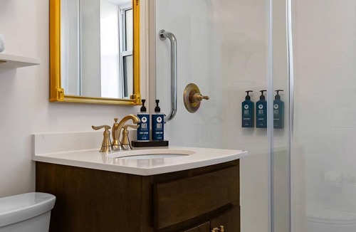 Faubourg Livaudais Hotel | St. Charles Hotel with 1 bedroom and AC in fabulous New Orleans