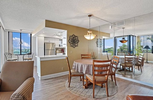 Isla del Sol Condo | St. Pete Isla Del Sol Bahia J-408: 2BD/2BA