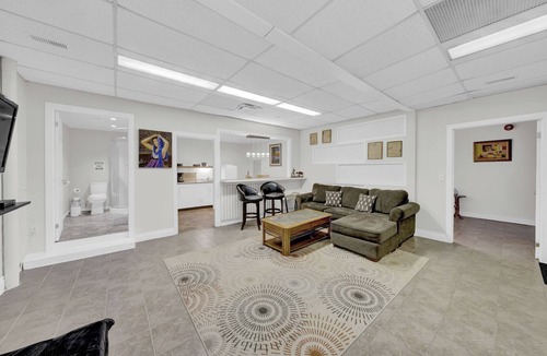 Bloomfield Apartment | Stanley - at Empire Inn and Suites