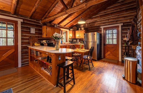 Ulysses Cabin | Stargazing Cabin | Fireplace Fire Pit Porch
